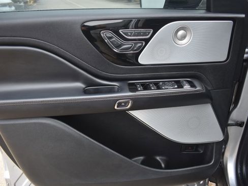 Used 2022 Lincoln Aviator Reserve w/ Equipment Group 201A image 11