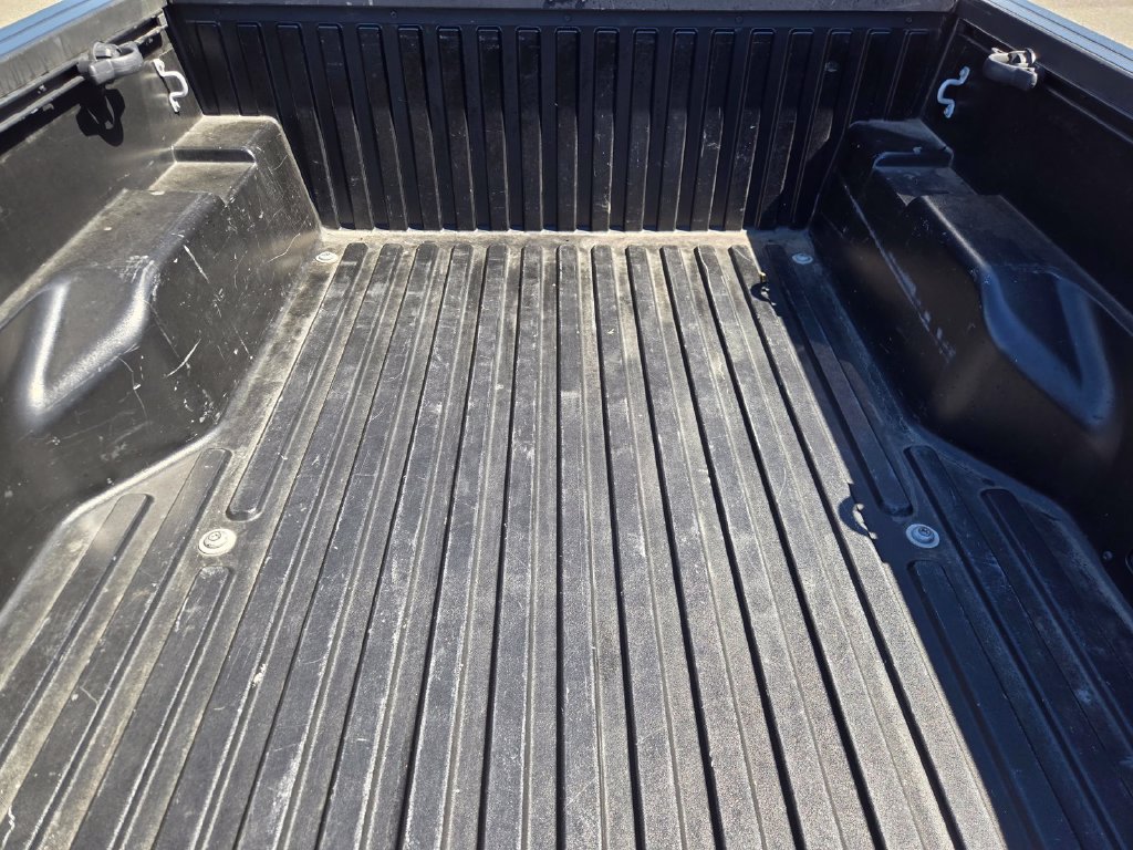 Used 2022 Toyota Tacoma TRD Off-Road w/ Technology Package RWD image 32