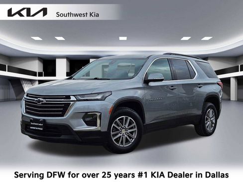 Used 2023 Chevrolet Traverse LT image 1