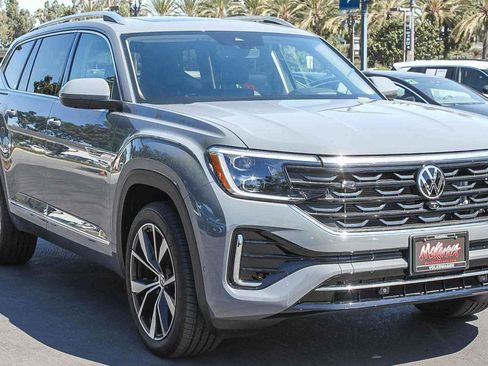 New 2026 Volkswagen Atlas SEL Premium R-Line AWD/4WD image 3