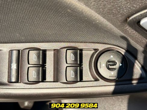 Used 2018 Ford Focus SEL FWD image 13
