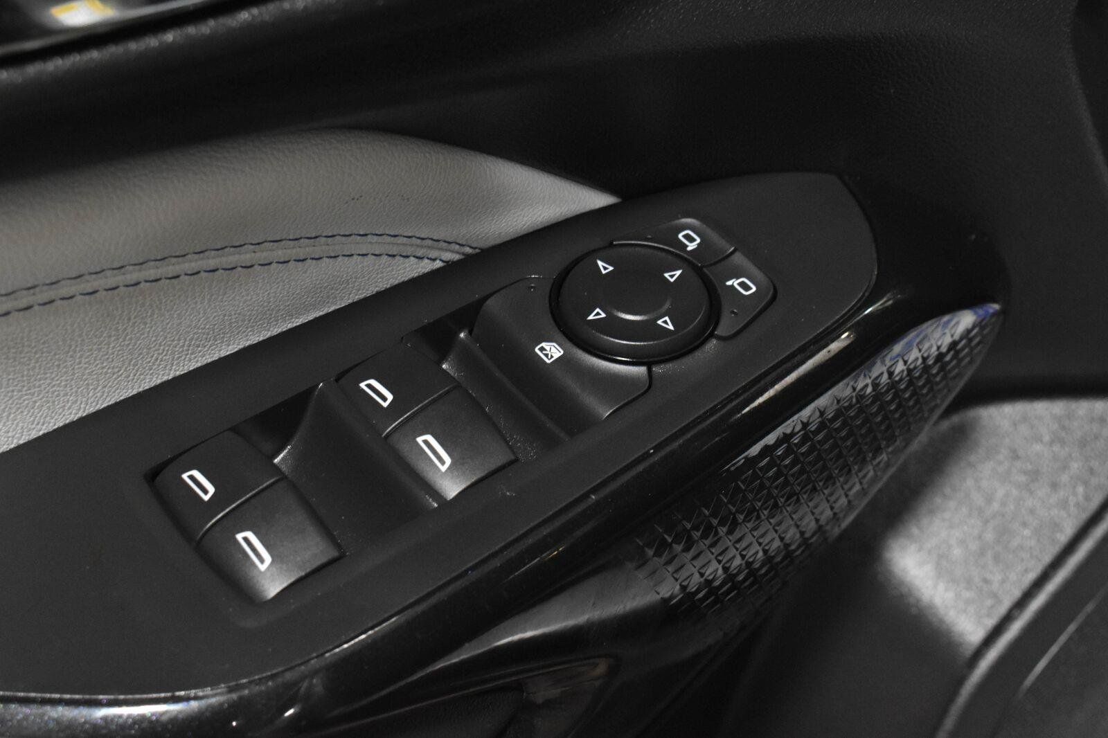 Used 2025 Chevrolet Trax LT FWD image 10