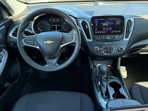 Used 2024 Chevrolet Malibu LT image 12