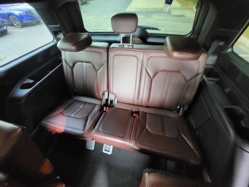 Used 2024 Ford Expedition Limited RWD image 15
