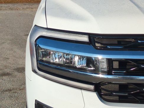 Used 2024 Ford Expedition Limited image 10