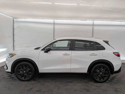 Used 2025 Honda HR-V Sport image 3