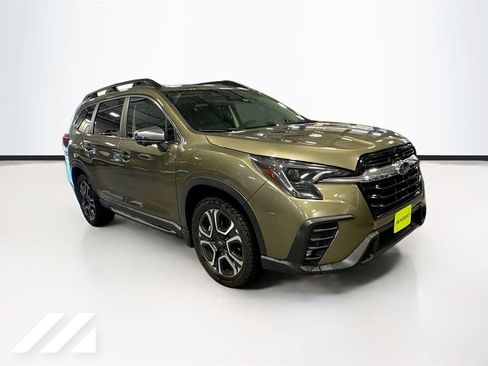 Used 2023 Subaru Ascent Limited w/ Technology Package AWD/4WD image 3