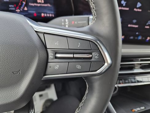 Used 2024 Chevrolet Traverse LT FWD image 22