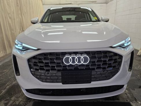 Used 2025 Audi Q5 Premium Plus w/ Premium Plus AWD/4WD image 3