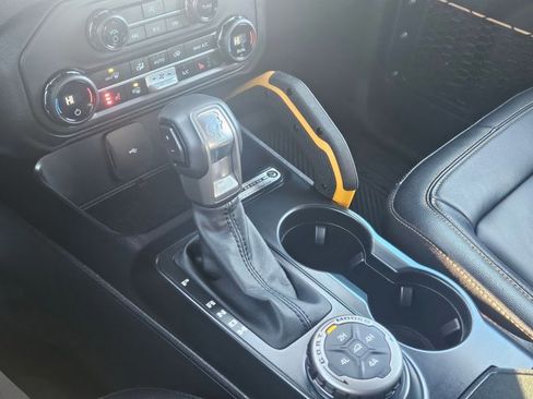 Used 2024 Ford Bronco Badlands image 12