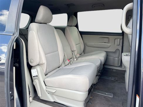 Used 2019 Kia Sedona LX FWD image 25
