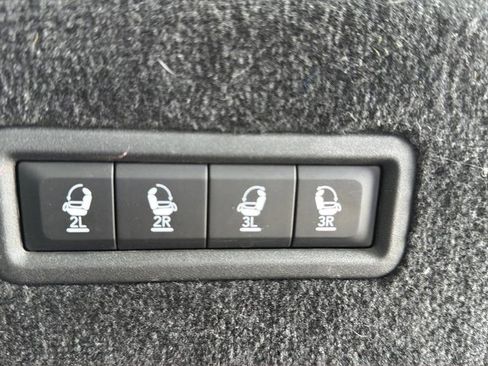 Used 2022 Jeep Grand Wagoneer Series III AWD/4WD image 19