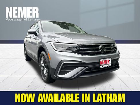 Certified 2024 Volkswagen Tiguan SE AWD/4WD image 5