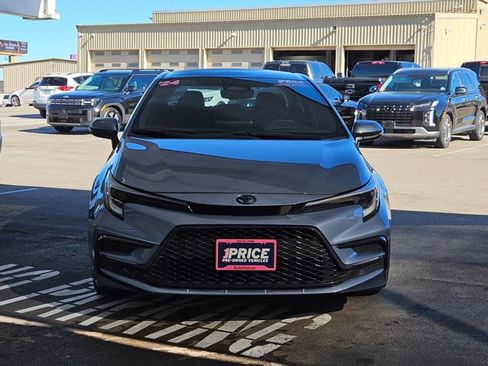 Used 2024 Toyota Corolla SE image 2