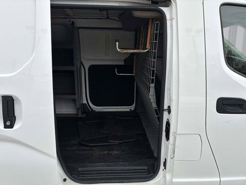 Used 2020 Nissan NV200 SV image 10