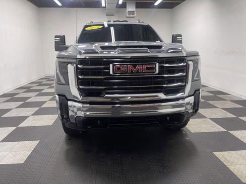 Used 2024 GMC Sierra 2500 SLE w/ SLE Value Package; image 7