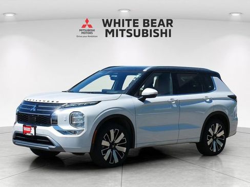 Used 2025 Mitsubishi Outlander SEL AWD/4WD image 2