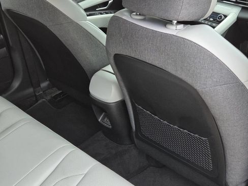 Used 2024 Hyundai Elantra Limited FWD image 31