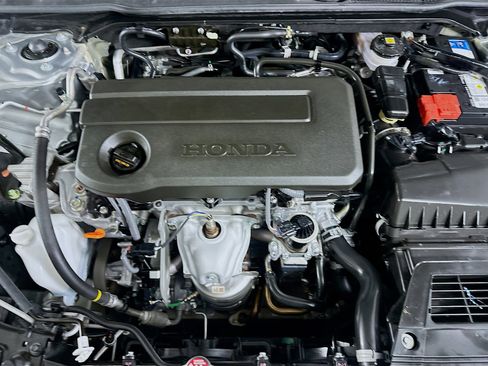 Used 2025 Honda Civic Sport image 32