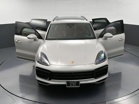 Certified 2022 Porsche Cayenne Turbo image 37
