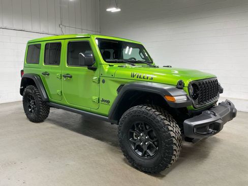 Used 2025 Jeep Wrangler Unlimited Sport AWD/4WD image 3