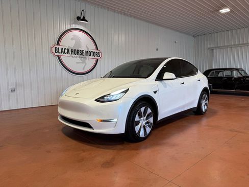 Used 2020 Tesla Model Y Long Range image 4