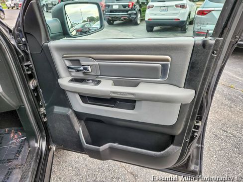 Used 2018 RAM 1500 Big Horn AWD/4WD image 29