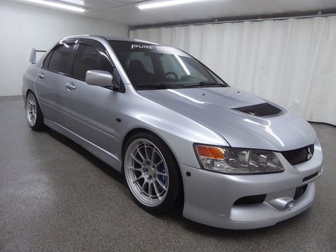 Used 2006 Mitsubishi Lancer Evolution IX image 1