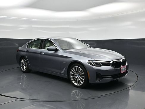 Used 2022 BMW 530e w/ Convenience Package RWD image 20