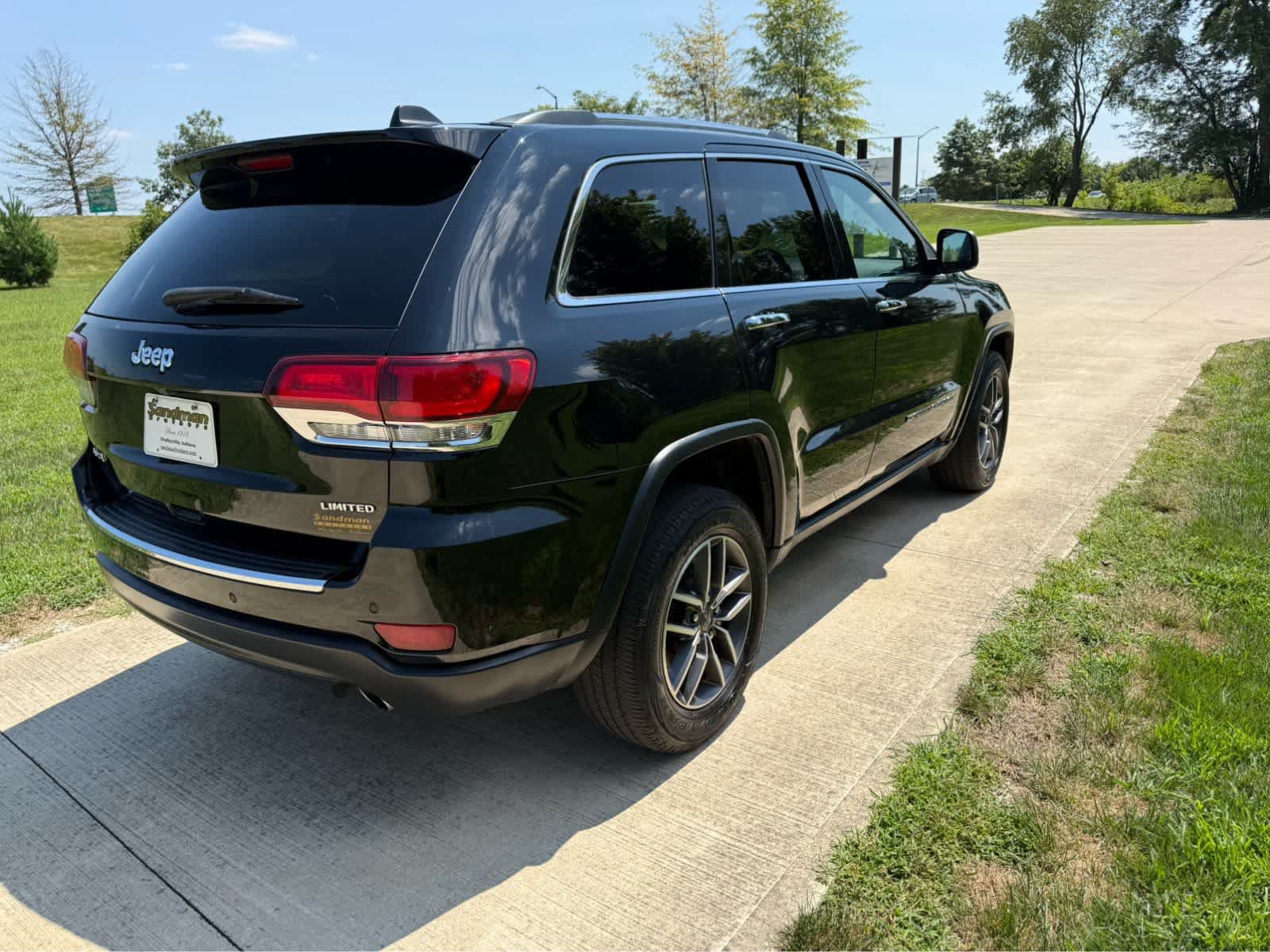 Used 2022 Jeep Grand Cherokee Limited AWD/4WD image 6