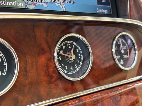 Used 2011 Bentley Mulsanne RWD image 16