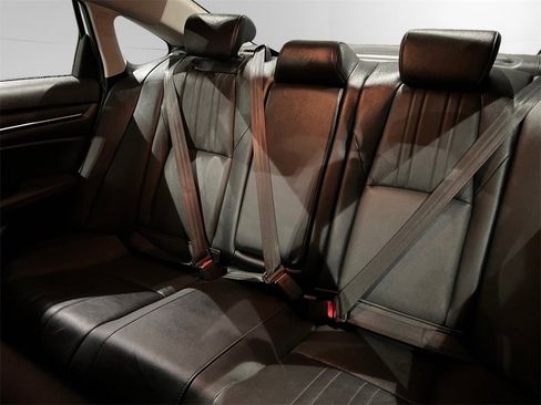 Used 2020 Honda Accord Touring image 17