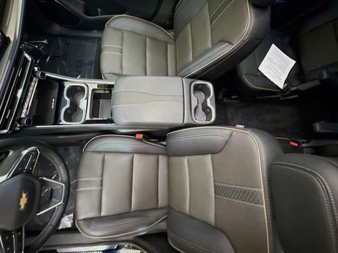 Used 2025 Chevrolet Traverse High Country w/ LPO, Floor Liner Package AWD/4WD image 24