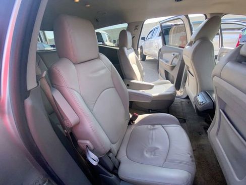 Used 2011 Chevrolet Traverse LT w/ Personal Connectivity Package FWD image 2
