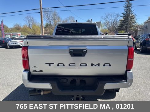 Used 2025 Toyota Tacoma TRD Off-Road w/ TRD Off Road Upgrade Package AWD/4WD image 7