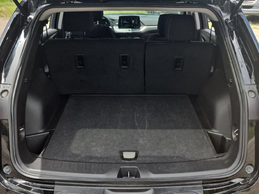 Used 2025 Chevrolet Blazer LT FWD image 28