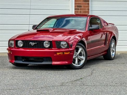 Used 2009 Ford Mustang GT image 11