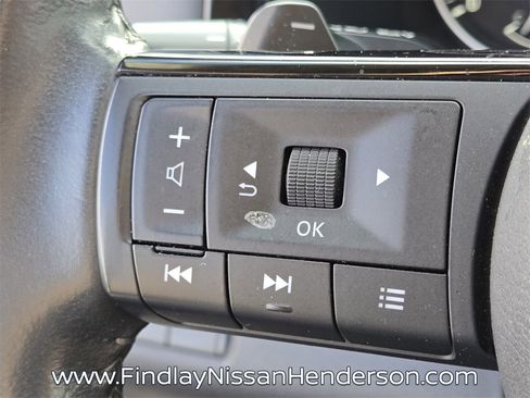 Used 2022 Nissan Pathfinder SV image 25