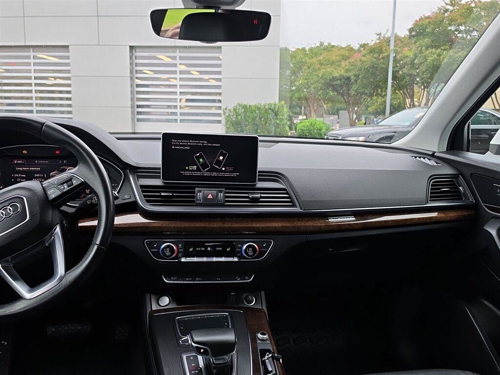 Used 2020 Audi Q5 2.0T Premium Plus w/ Premium Plus Package AWD/4WD image 6