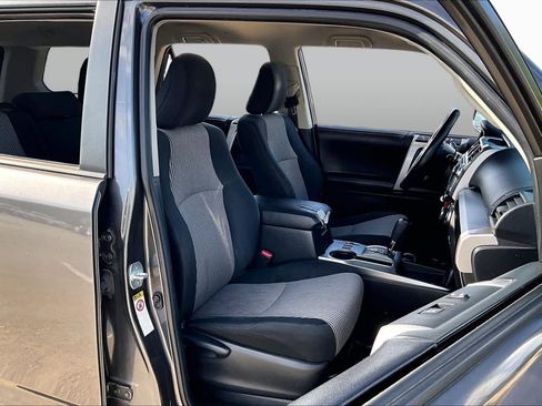 Used 2016 Toyota 4Runner SR5 RWD image 8