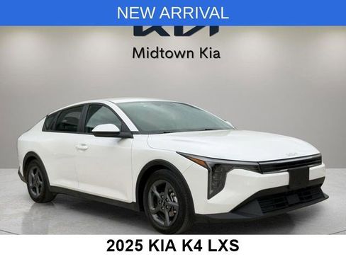 Used 2025 Kia K4 LXS image 1
