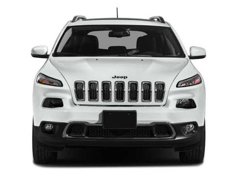 Used 2017 Jeep Cherokee Trailhawk image 4