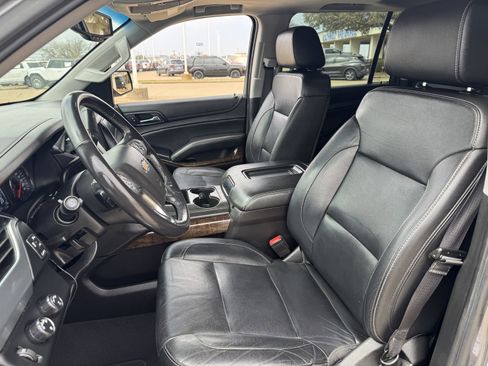 Used 2020 Chevrolet Suburban LT image 24