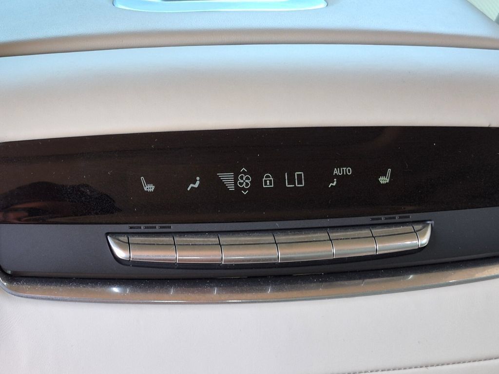 Used 2024 Cadillac Escalade Premium Luxury Platinum w/ Heavy-Duty Trailer Package AWD/4WD image 19