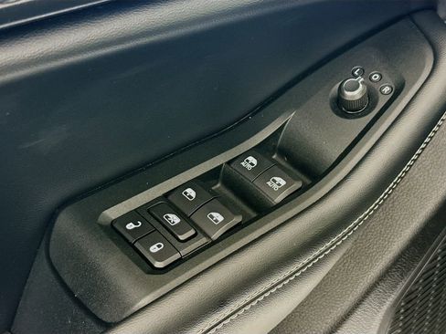 Used 2025 Jeep Grand Cherokee Altitude image 18