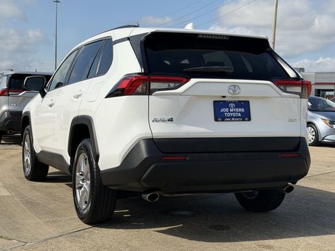 Used 2024 Toyota RAV4 XLE FWD image 7