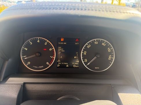 Used 2016 Land Rover LR4 HSE LUX image 32