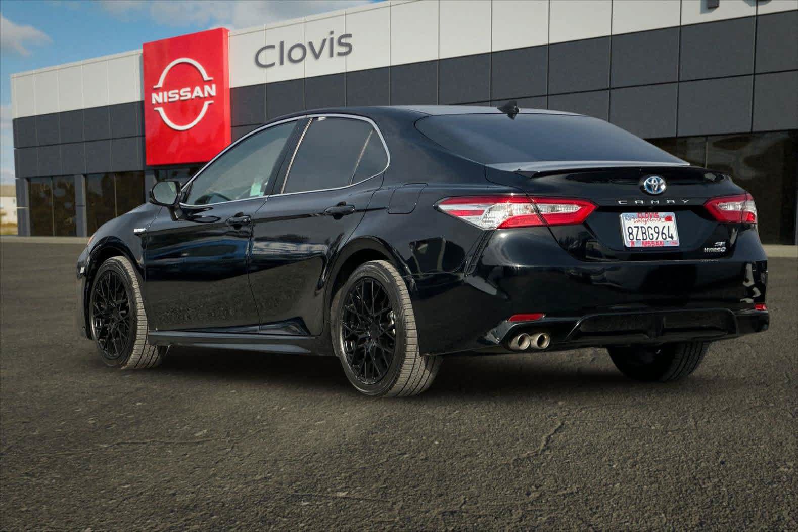 Used 2020 Toyota Camry SE FWD image 6