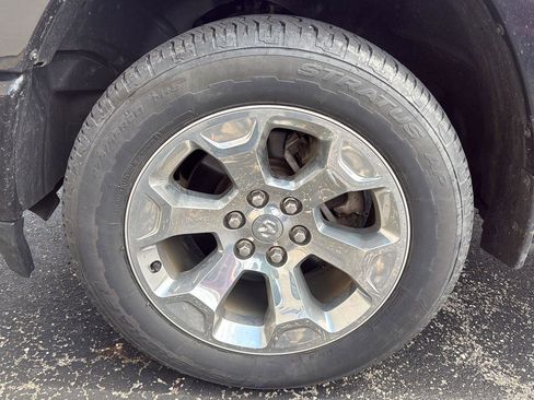 Used 2020 RAM 1500 Big Horn AWD/4WD image 3