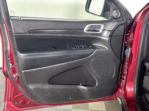 Used 2021 Jeep Grand Cherokee Laredo AWD/4WD image 10